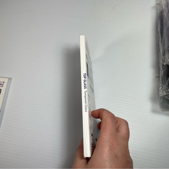 Votala screen protector for iPhoneX NWT - Picture 4 of 5